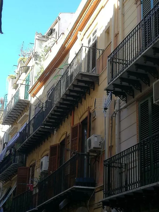 Kalat Vucciuria Palermo In Via Materassai Villa